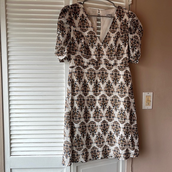 Express Dresses & Skirts - 🏷 Express Paisley Dress Size Medium